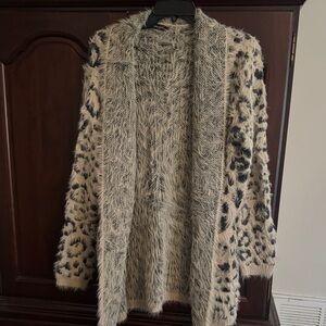 Chic Fuzzy Leopard Print Cardigan